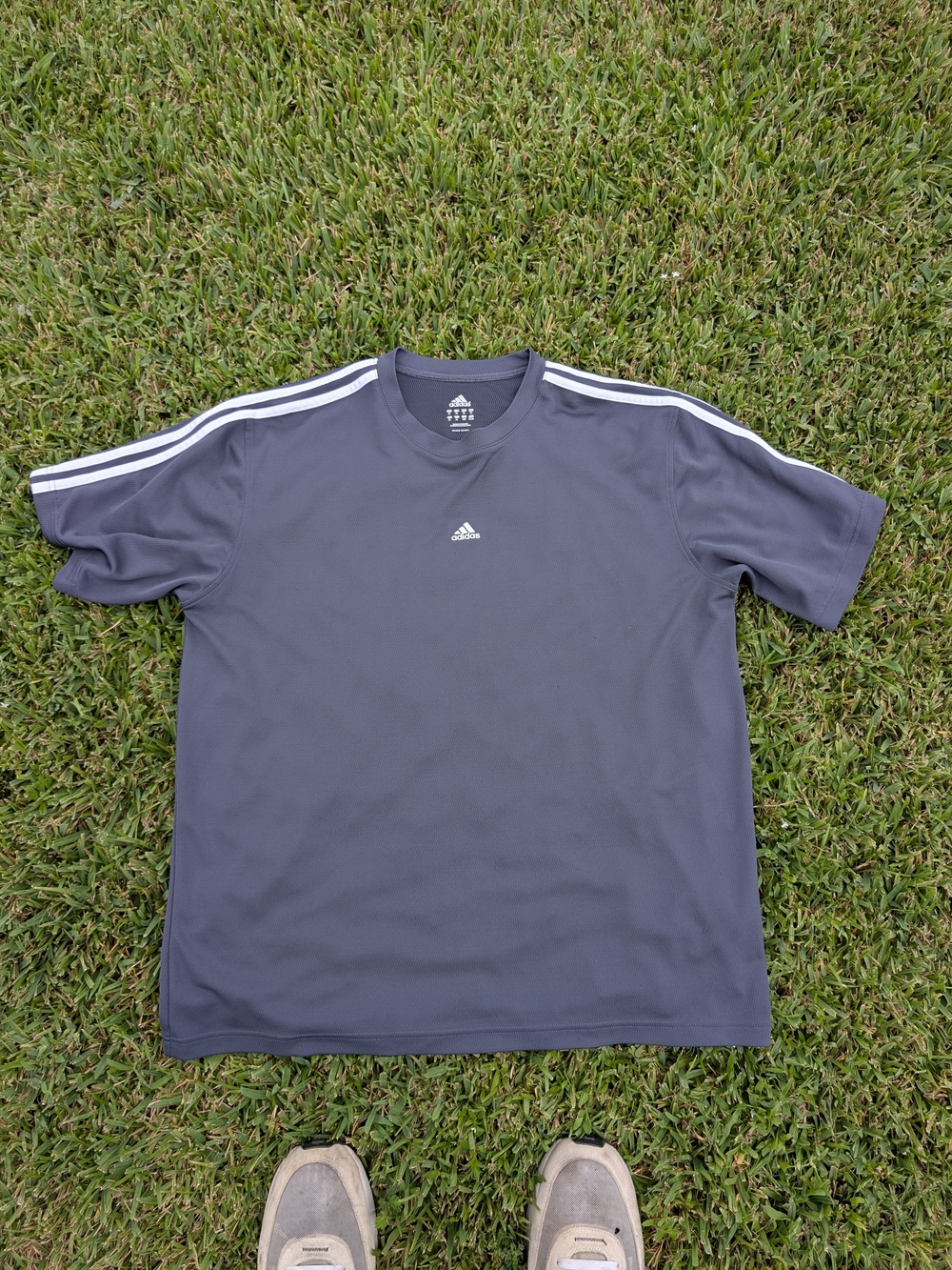 Adidas Men's Gray Short-Sleeve Performance Tee
